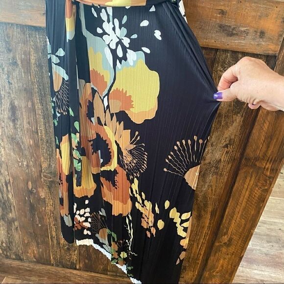 Suzanne Betro S Gray Floral Sexy Halter Accordion Flowy Flouncy Maxi Dress - Picture 10 of 14